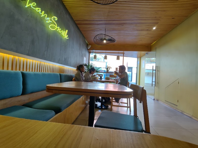 Olu Hawaiian Poke House